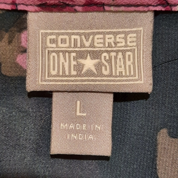 Converse One Star Blouse Womans Large Gray Floral Ruffle Button Down - Picture 9 of 12